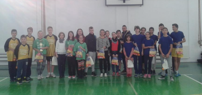 La Școala ”Ioan Opriș” a avut loc competiția ”Cupa 1 Decembrie”