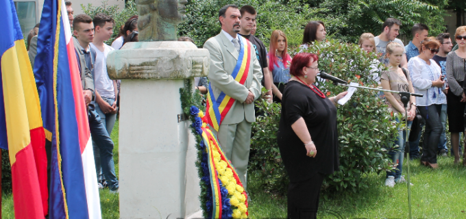 Mesajul domnului primar Tudor Ştefănie adresat la comemorarea celor 127 ani de la  moartea poetului naţional Mihai Eminescu