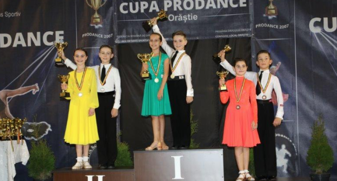 Dansatorii turdeni au obținut 8 medalii la Cupa PRODANCE de la Orăștie