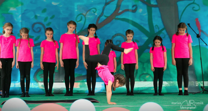 VIDEO: Gimnastică ritmică la ”Sărbătoarea Copilăriei” de la Turda