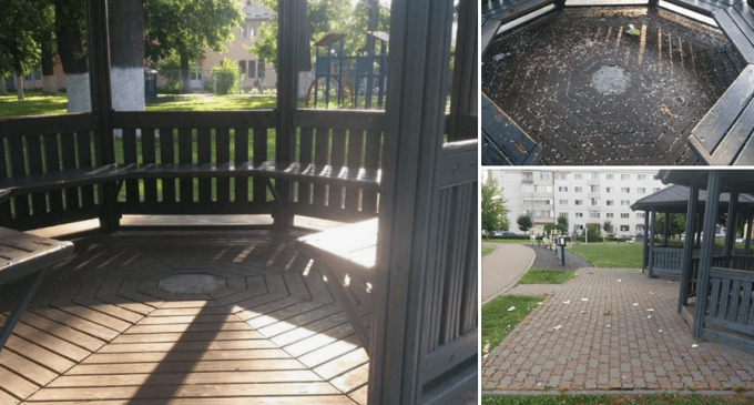 Beneficiarii ajutorului social au curățat parcurile din municipiul Turda