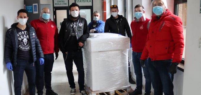 Asociația Beard Brothers uimește din nou! Au donat un aparat de testare COVID19 și 2000 kit-uri de testare către Spitalul de Boli Infecțioase