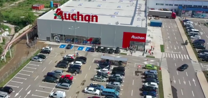 FOTO/VIDEO: Magazinul Auchan și-a deschis astăzi porțile la Turda!
