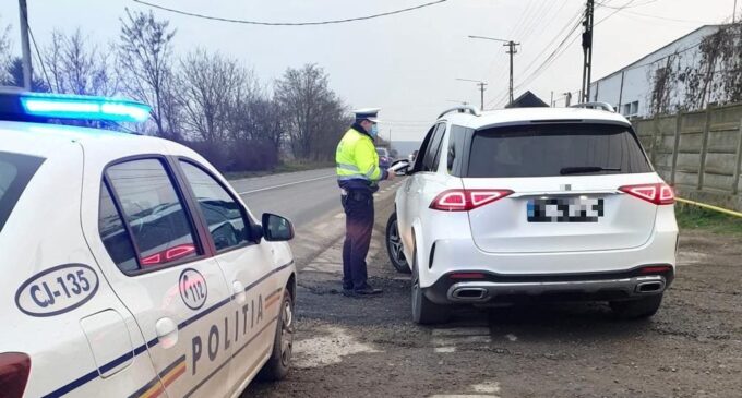 Un bărbat din TURDA a fost surprins conducând cu 171km/h în localitatea Copăceni