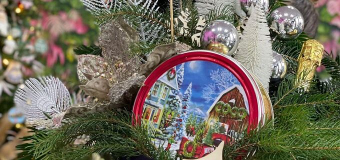 Florăria GSM Câmpia Turzii: De Crăciun transmite cele mai pure emoții – buchete sau aranjamente cu elemente specifice Crăciunului pentru o sărbătoare de poveste! ❄️