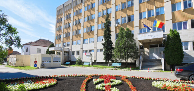 Angajări la Spitalul Municipal Turda. Se caută asistenți medicali, tehnician radiologie și referent