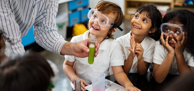 4 școli turdene sprijină #Știința într-un mod inovator!
