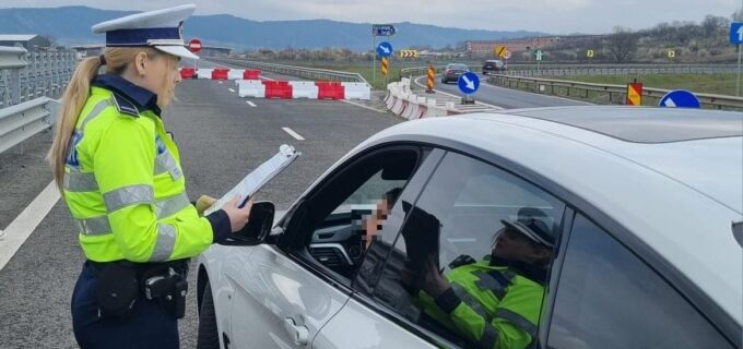 O femeie și un bărbat, viteze record de 211 respectiv 230 km/h. Acțiune a polițiștilor pe Autostrada A3 pentru combaterea vitezei excesive