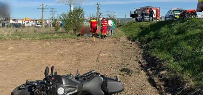 2 tineri au ajuns la spital după un ACCIDENT cu motocicleta pe E60, la ieșire din Gilău