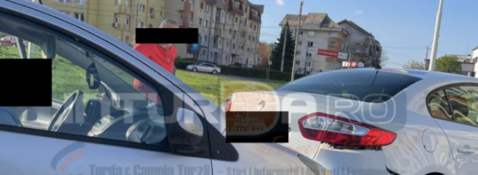 Accident rutier în sensul giratoriu din Turda, Piața Romană